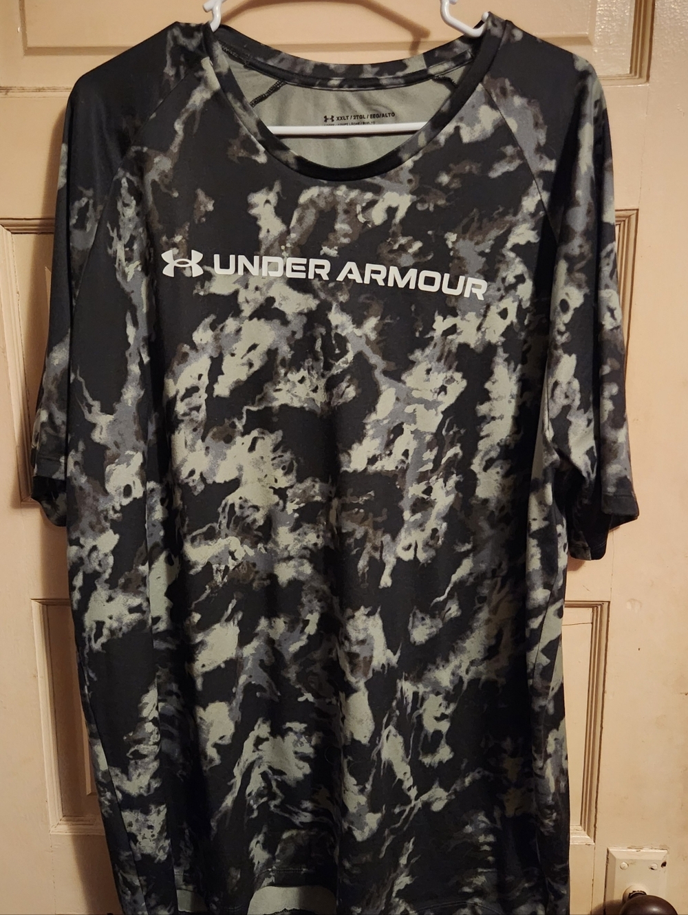 Under Armour Men’s Black & Gray Camo Performance T-Shirt